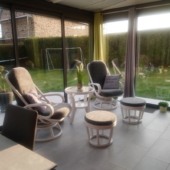 154 fauteuils rotin Madrid et poufs rotin