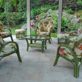 164 fauteuils rotin Golf vert et fleurs veranda